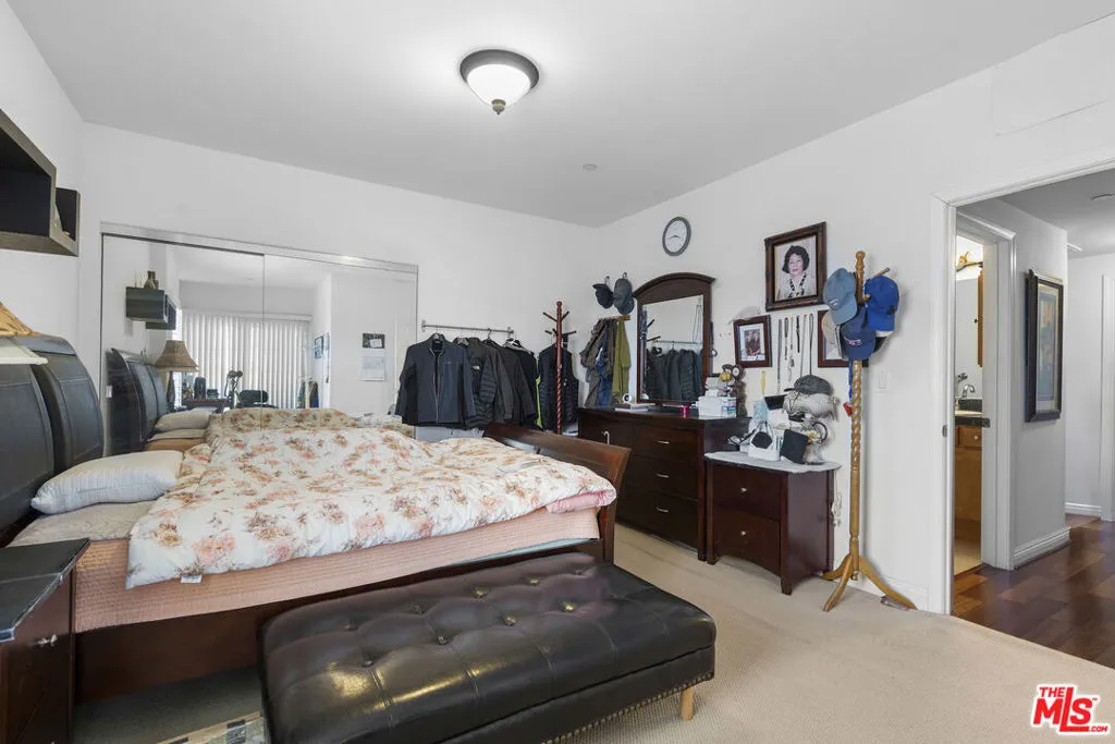 616 S Wilton Place 201, Los Angeles, California 90005 home-pic-18