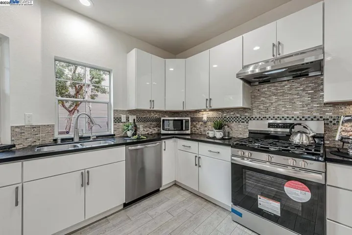 34861 Rumford Ter, Union City, California 94587