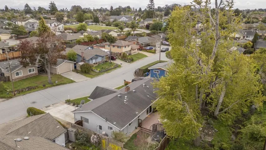 210 Harkleroad Avenue, Santa Cruz, California 95062