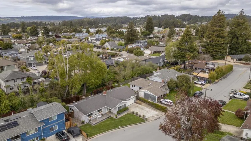 210 Harkleroad Avenue, Santa Cruz, California 95062