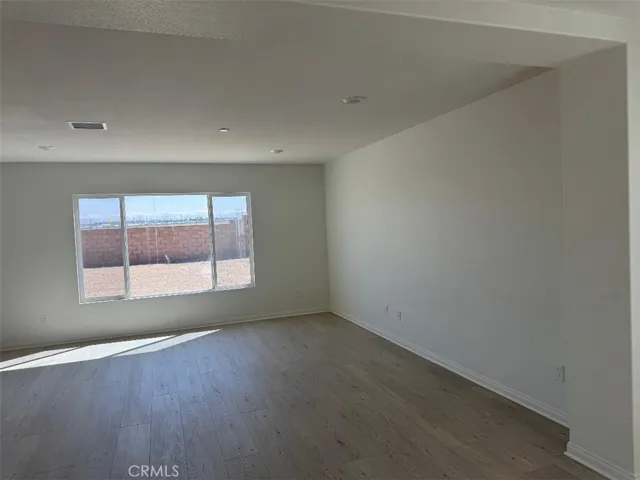 13739 Emery Street, Victorville, California 92392