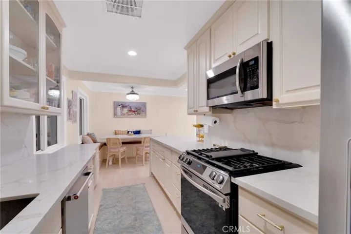 400 Keene Drive, La Habra, California 90631
