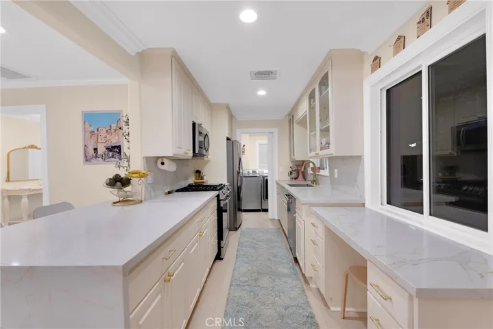 400 Keene Drive, La Habra, California 90631