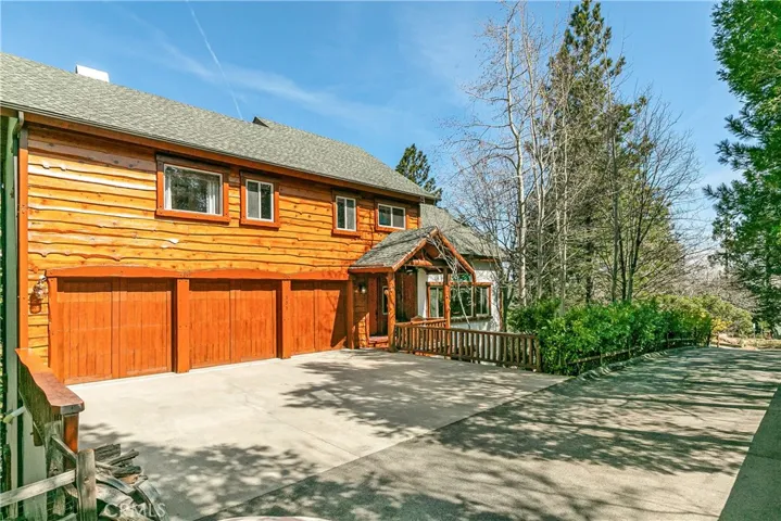 303 N Fairway Drive Drive, Lake Arrowhead, California 92352