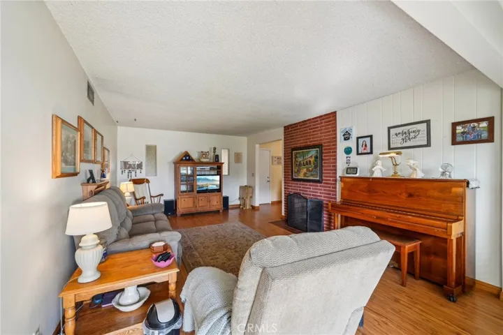 4735 Linwood Place, Riverside, California 92506