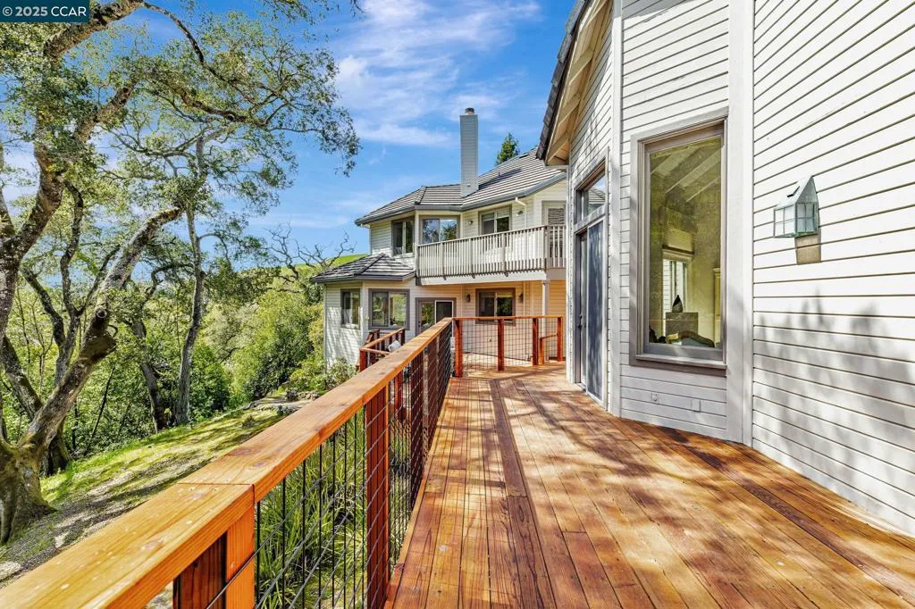 4 Julianna Ct, Moraga, California 94556 home-pic-38