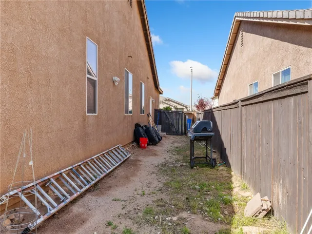 13873 Plantain Street, Hesperia, California 92344