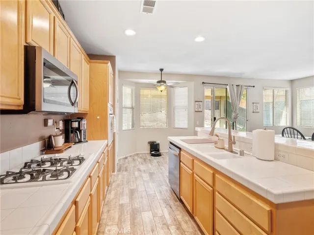 13873 Plantain Street, Hesperia, California 92344