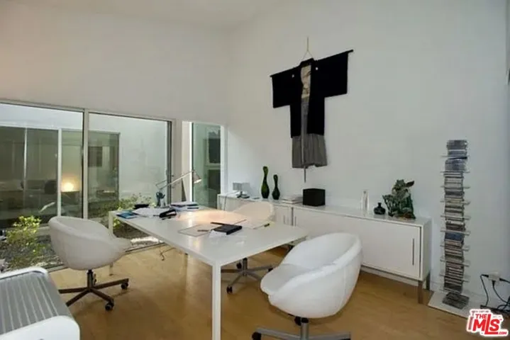 8515 Allenwood Road, Los Angeles, California 90046