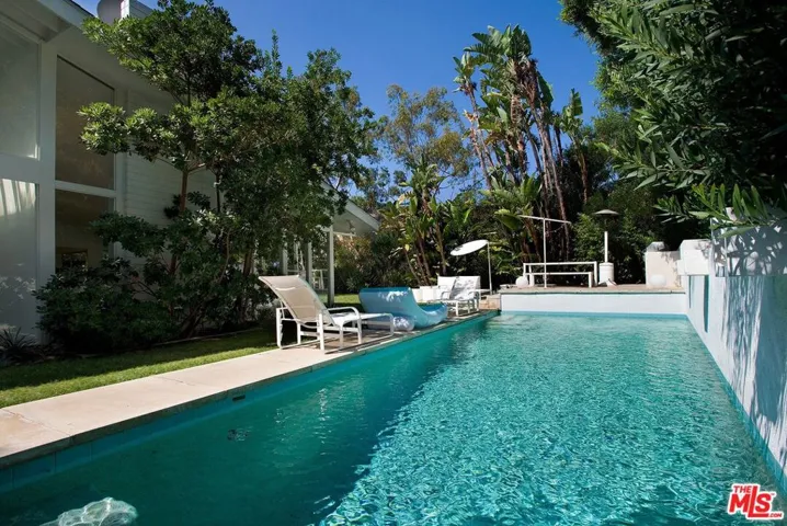 8515 Allenwood Road, Los Angeles, California 90046