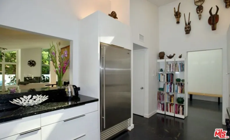 8515 Allenwood Road, Los Angeles, California 90046