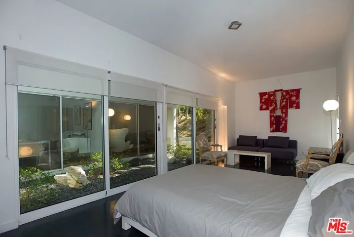 8515 Allenwood Road, Los Angeles, California 90046