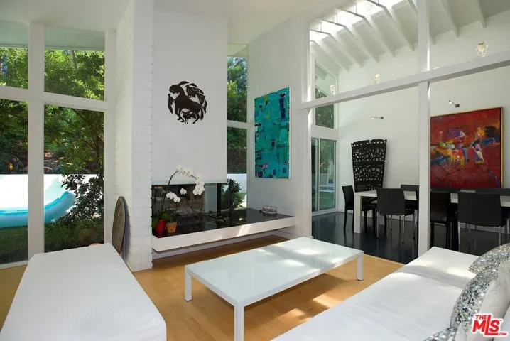 8515 Allenwood Road, Los Angeles, California 90046