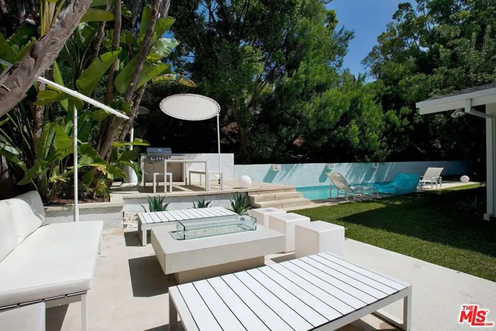 8515 Allenwood Road, Los Angeles, California 90046