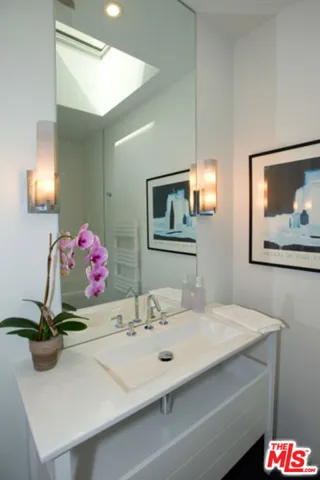 8515 Allenwood Road, Los Angeles, California 90046