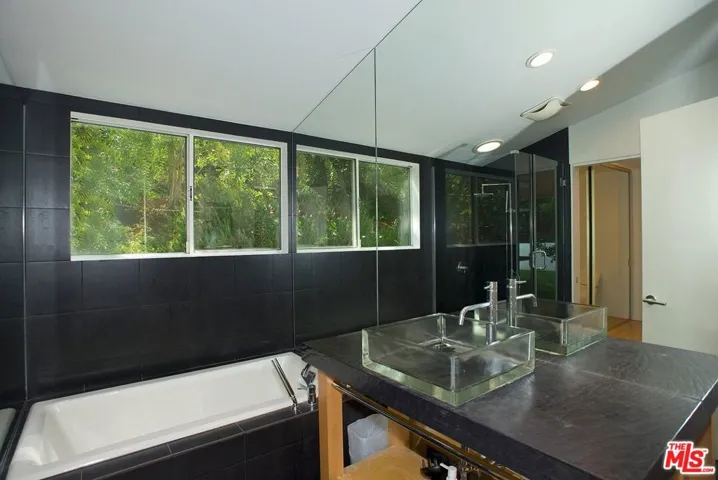 8515 Allenwood Road, Los Angeles, California 90046