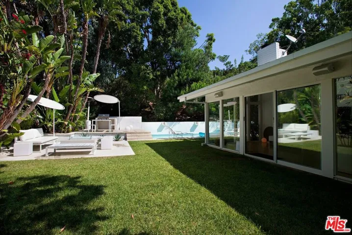 8515 Allenwood Road, Los Angeles, California 90046