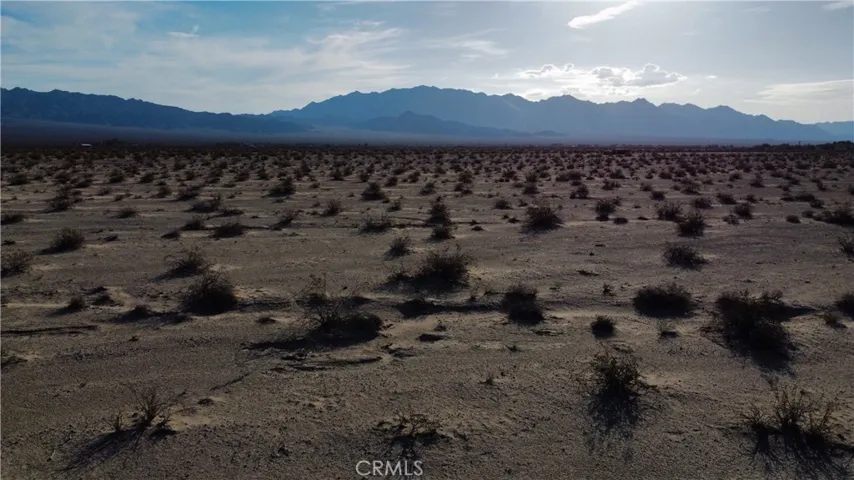 703 Shannon Road E, 29 Palms, California 92277