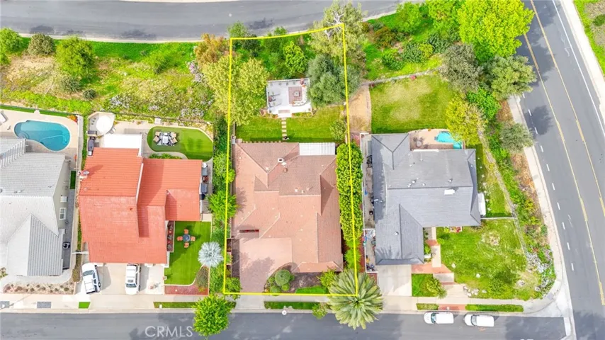 Aerial picture of the property size.