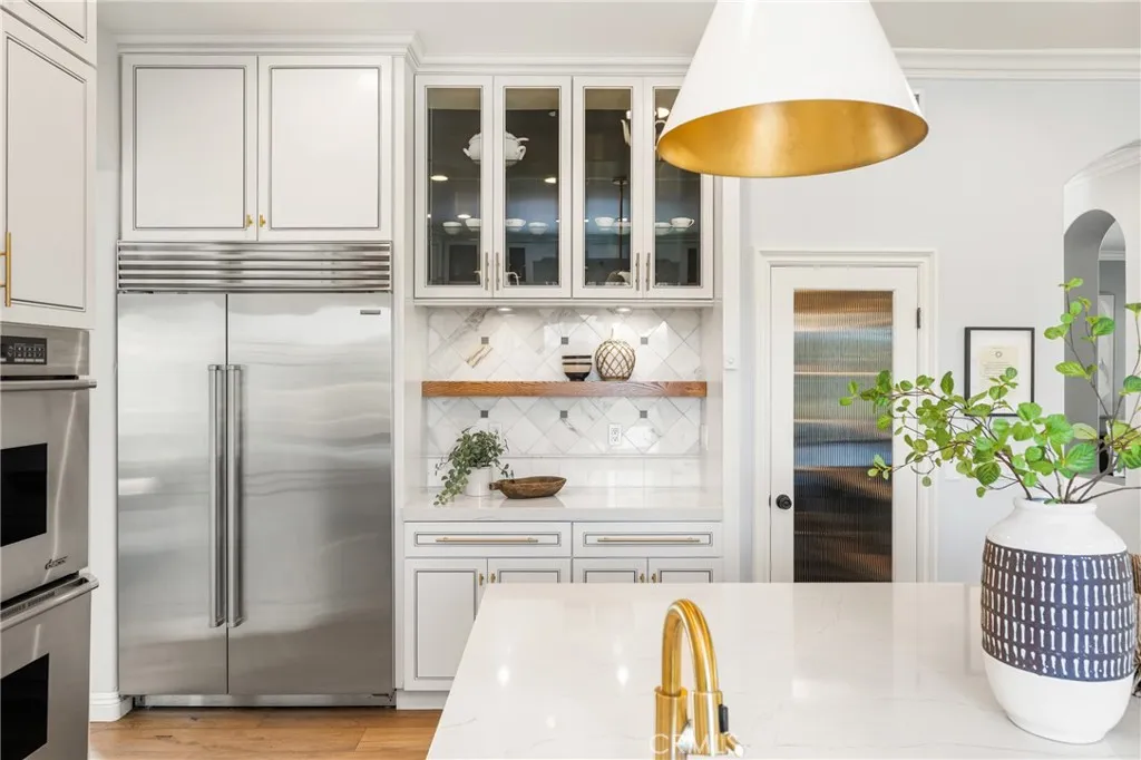 2107 Lemon Heights Drive, Santa Ana, California 92705 home-pic-38