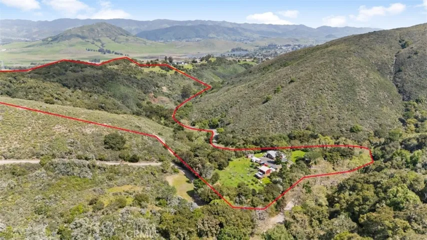 This is an approximate outline only and not a representation of the actual property boundaries.