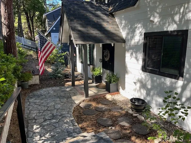 300 Bret Harte Road, Lake Arrowhead, California 92352