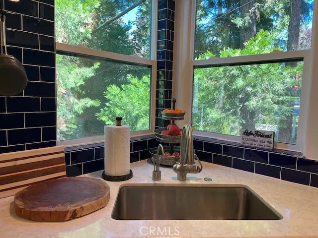 300 Bret Harte Road, Lake Arrowhead, California 92352