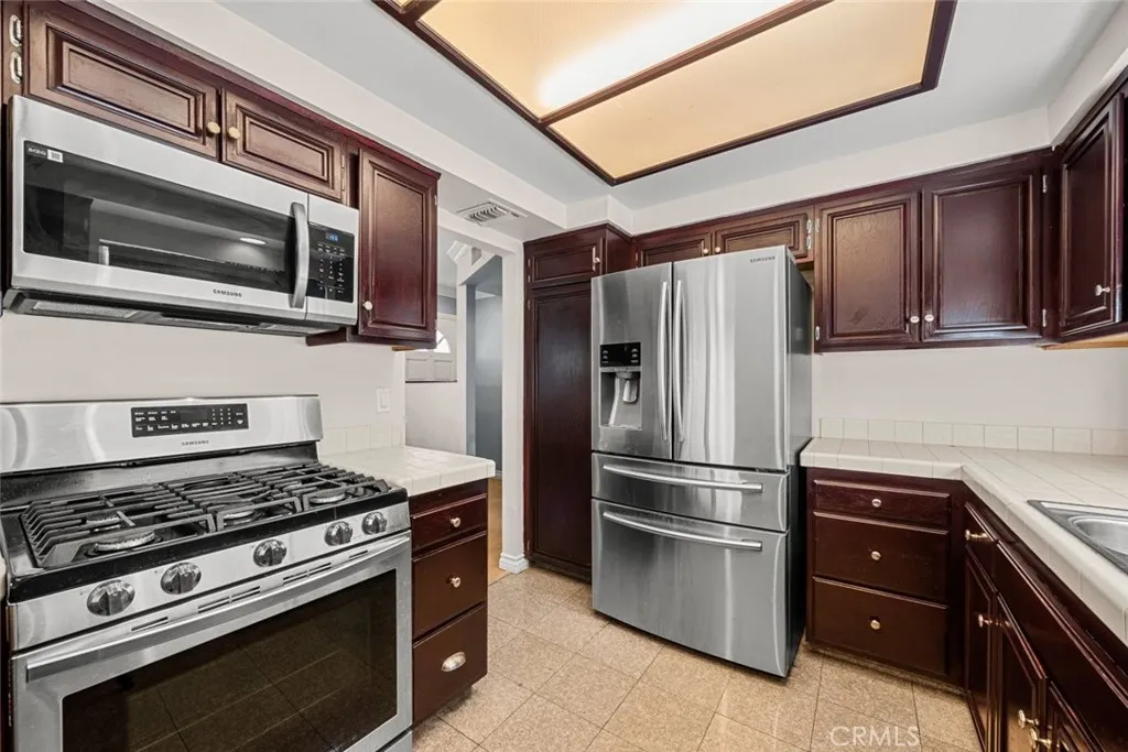 18424 Keswick Street 20, Reseda, California 91335 home-pic-14