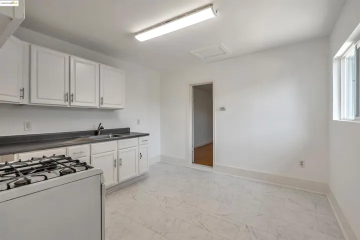 4526 Bond St, Oakland, California 94601