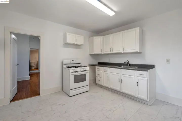 4526 Bond St, Oakland, California 94601