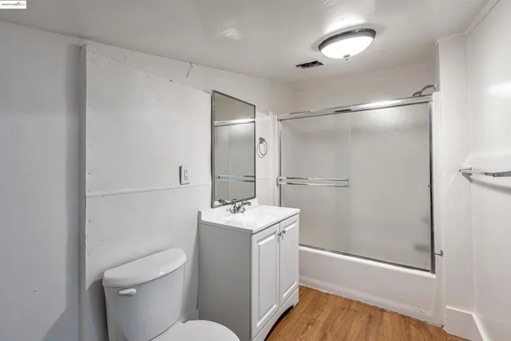 4526 Bond St, Oakland, California 94601