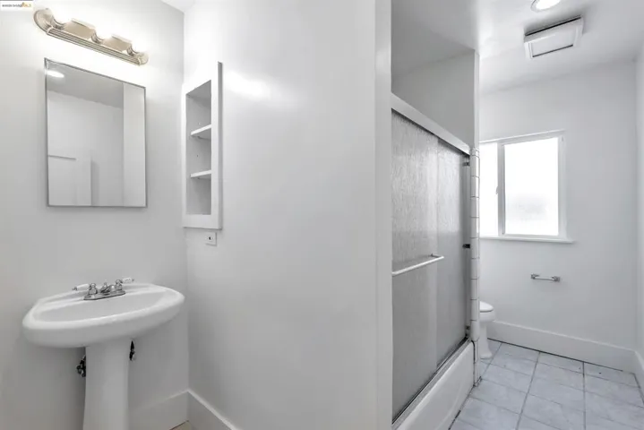 4526 Bond St, Oakland, California 94601