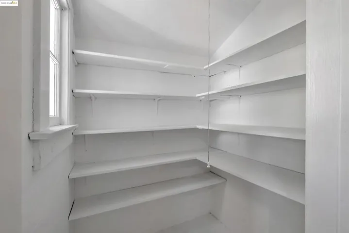 4526 Bond St, Oakland, California 94601