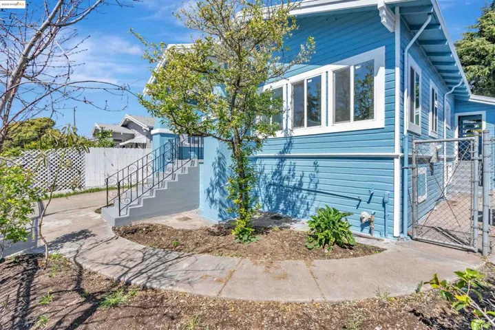 4526 Bond St, Oakland, California 94601