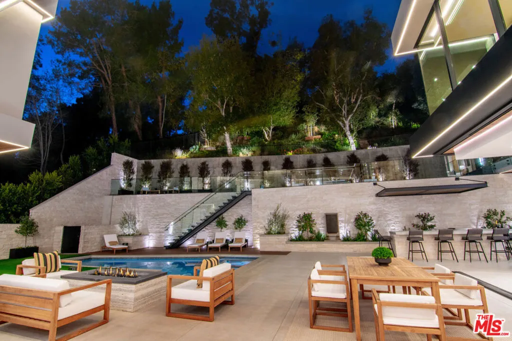 2641 Hutton Drive, Beverly Hills, California 90210 home-pic-55