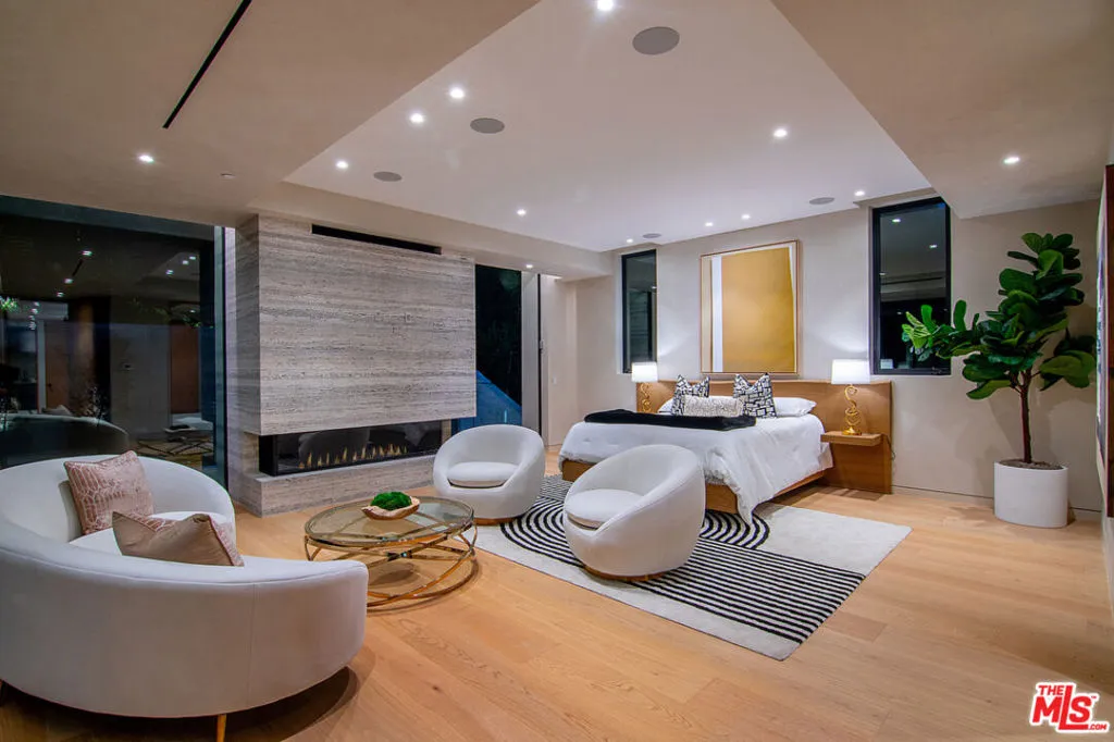 2641 Hutton Drive, Beverly Hills, California 90210 home-pic-30