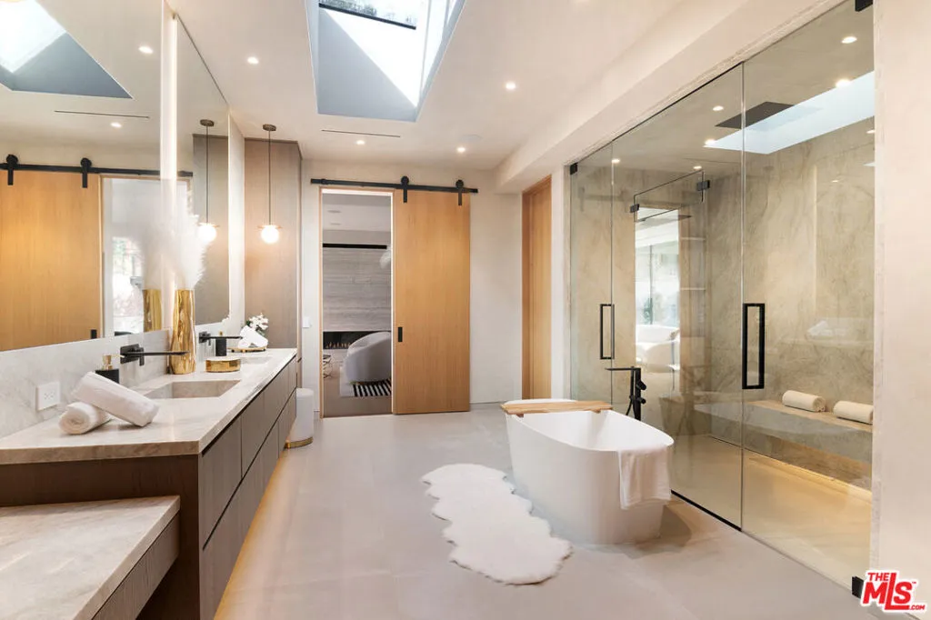 2641 Hutton Drive, Beverly Hills, California 90210 home-pic-33