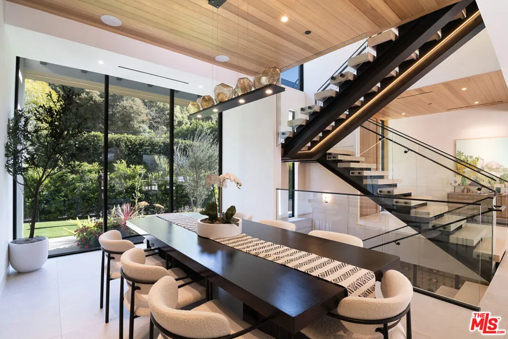 2641 Hutton Drive, Beverly Hills, California 90210 home-pic-23