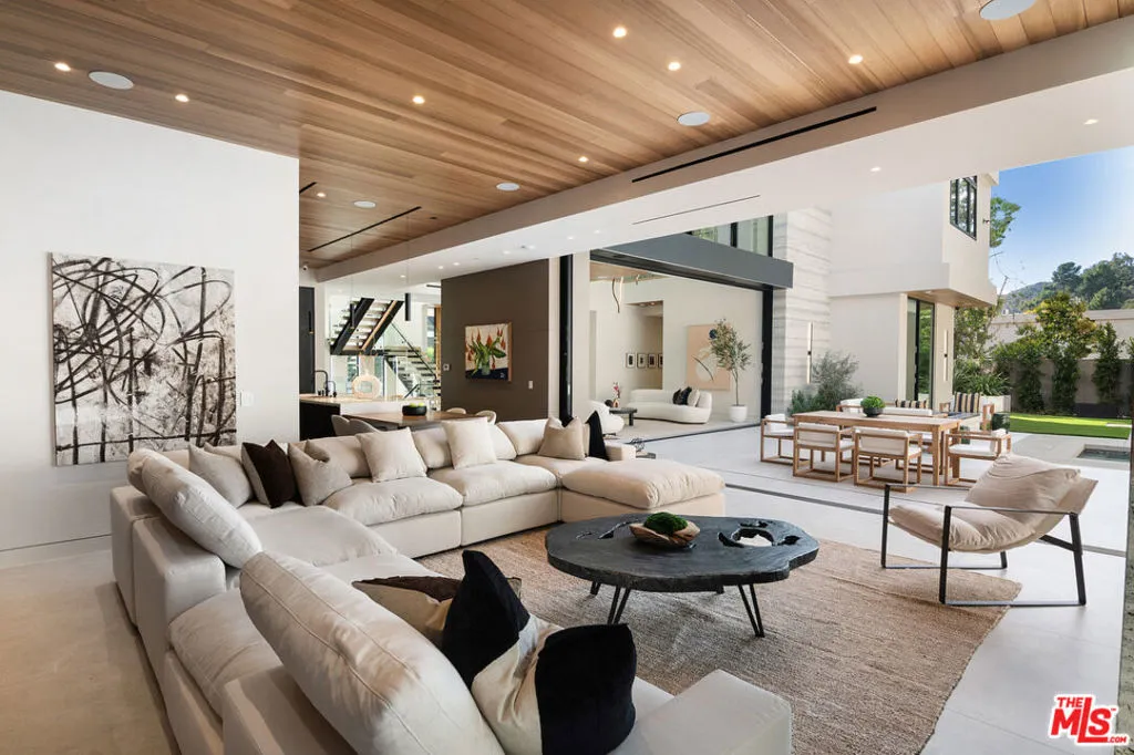 2641 Hutton Drive, Beverly Hills, California 90210 home-pic-20