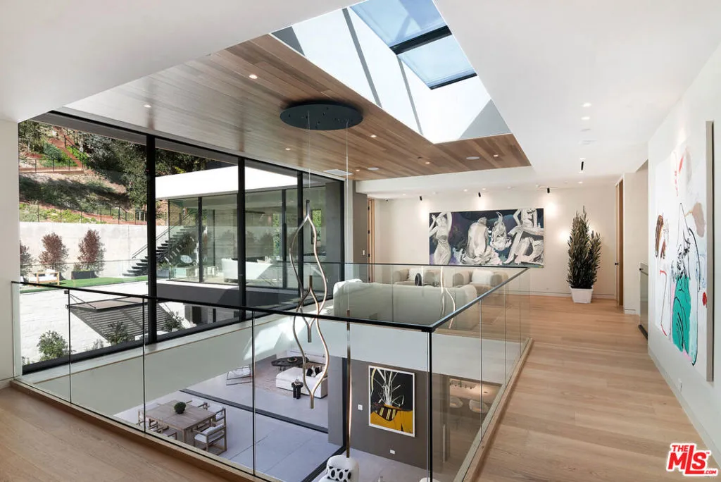 2641 Hutton Drive, Beverly Hills, California 90210 home-pic-29