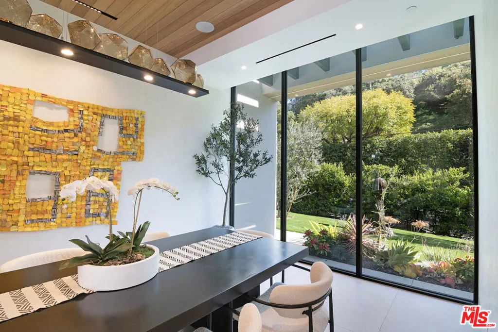 2641 Hutton Drive, Beverly Hills, California 90210 home-pic-24