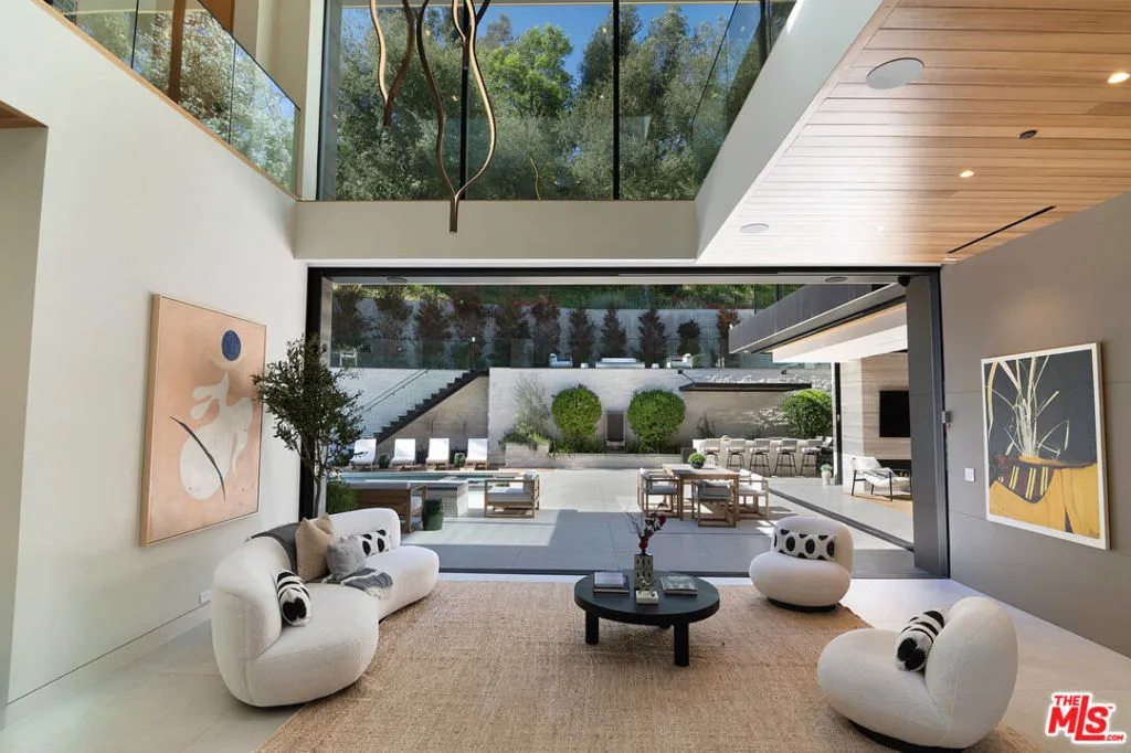 2641 Hutton Drive, Beverly Hills, California 90210 home-pic-12