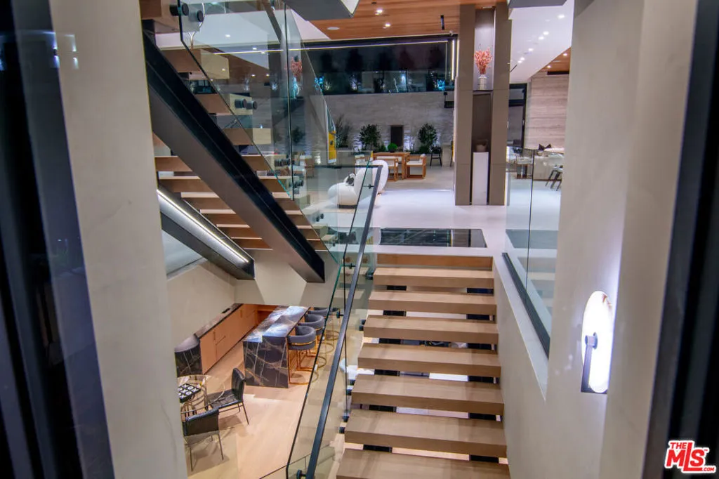 2641 Hutton Drive, Beverly Hills, California 90210 home-pic-36