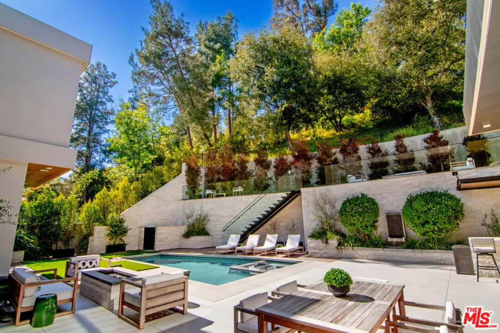 2641 Hutton Drive, Beverly Hills, California 90210 home-pic-2