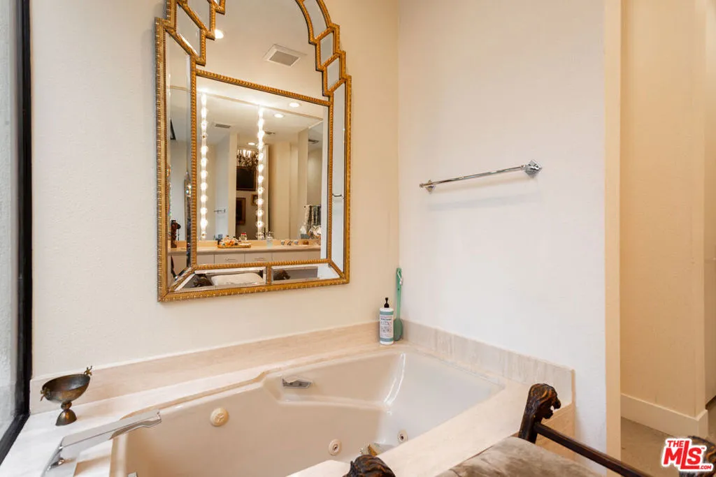 74687 Arroyo Drive, Indian Wells, California 92210 home-pic-12