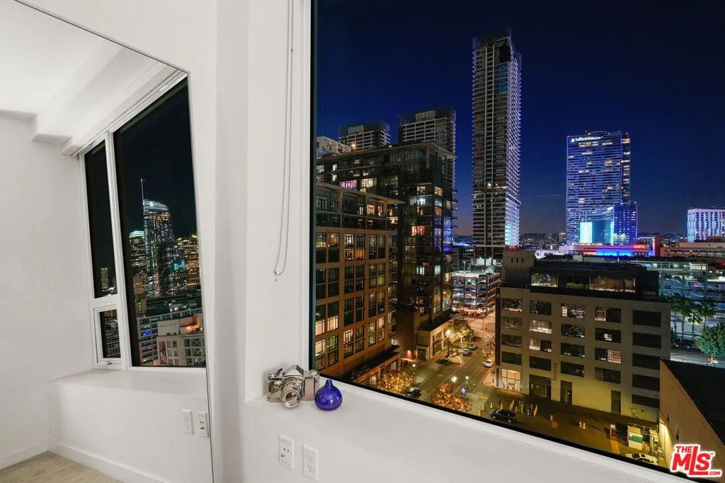 1050 S Grand Avenue 1102, Los Angeles, California 90015 home-pic-25