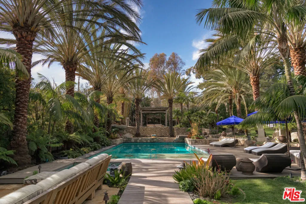 7059 Fernhill Drive, Malibu, California 90265, 3 Bedrooms Bedrooms, ,2 BathroomsBathrooms,Residential,For Sale,Fernhill,25518333