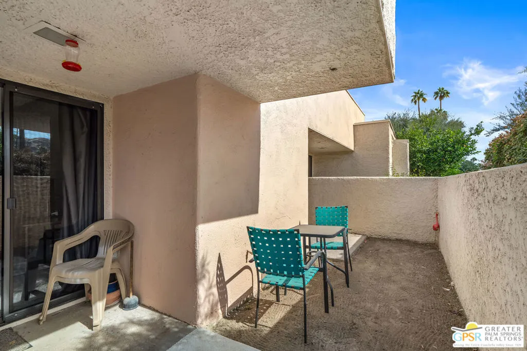 2087 Normandy Court, Palm Springs, California 92264 home-pic-37