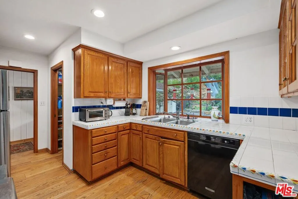 1809 Melhill Way, Los Angeles, California 90049 home-pic-9