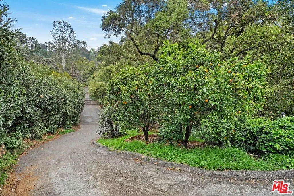 1809 Melhill Way, Los Angeles, California 90049 home-pic-3